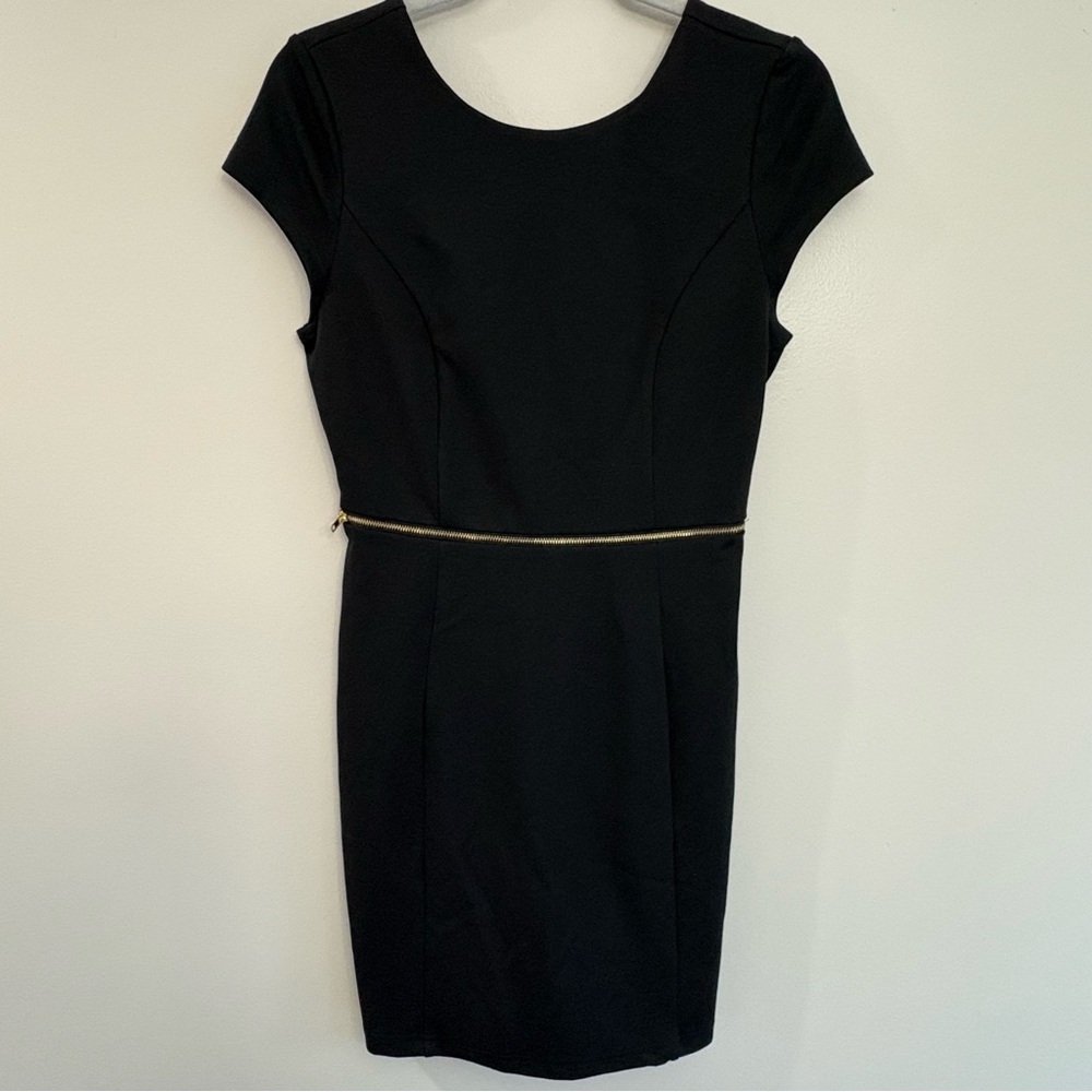 Romeo + Juliet Couture Shortsleeve Black Dress With Zipper Size Small